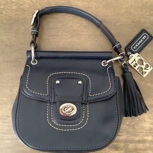 LIKE NEW COACH willis legacy crossbody bags.